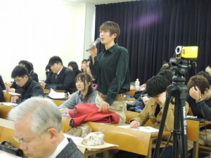 学びの発表会「学生からも質問が出ます」