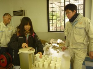 休憩にしょうが湯を入れました!