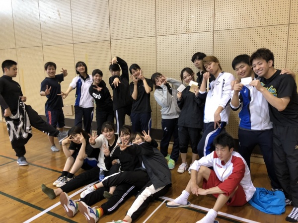 フロアバレーボール大会に参加しました！