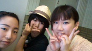 高橋さん(右)と佐藤さん(中)