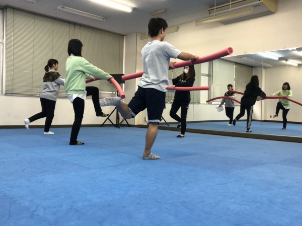 【佐藤ゼミ】中央市民プールで体操教室