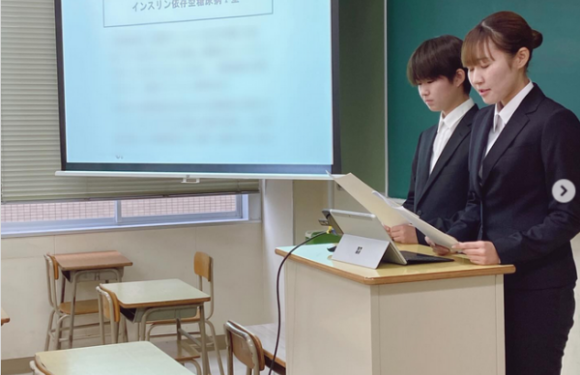 [キャリア演習]1年生がグループプレゼンを行いました