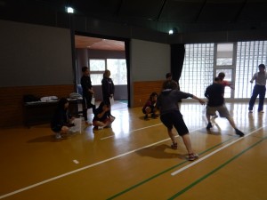 記録更新を目指し、反復横とびも頑張ります