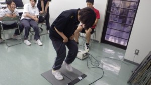 立位で