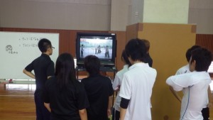 模範演技を観て勉強中