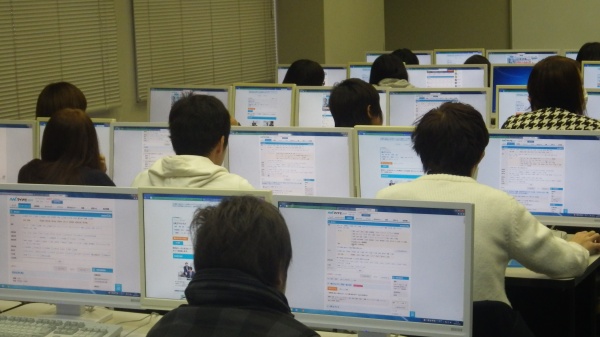 みなさん、真剣に取り組んでいました