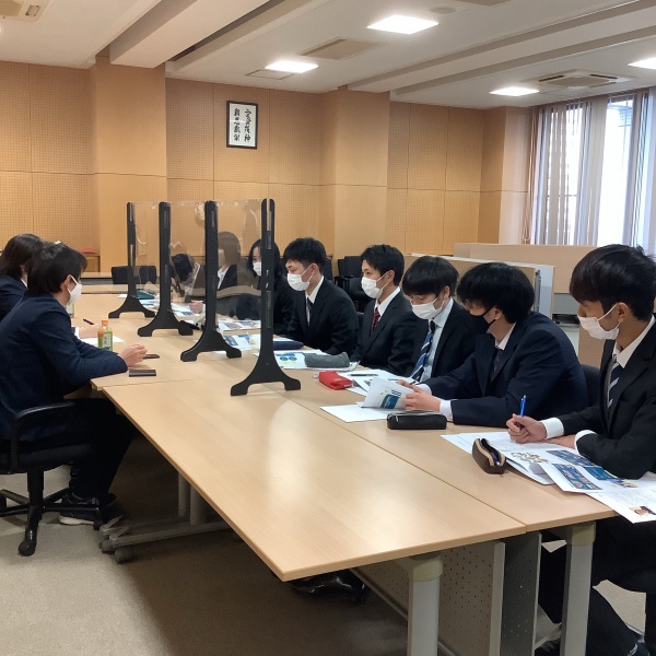 【1年生】学内合同企業説明会 “健スポ就活キックオフセミナー” を行いました