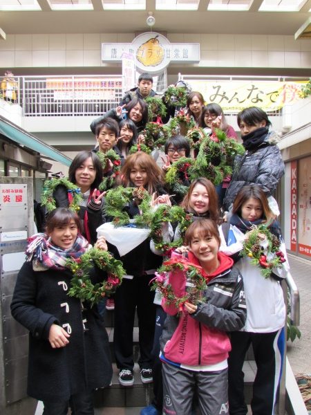 【授業紹介】クリスマスリースづくりに挑戦