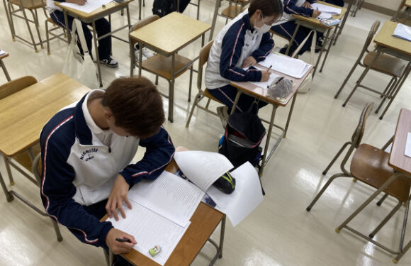 [キャリアサポート]1年生が適性検査を受験しました