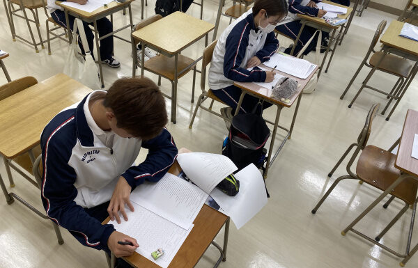 [キャリアサポート]1年生が適性検査を受験しました
