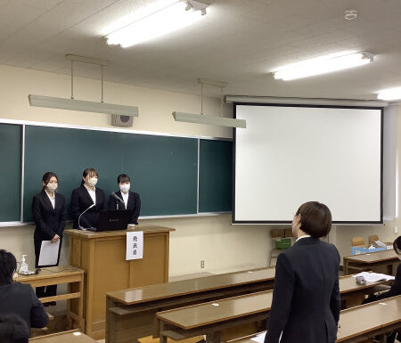 卒業研究発表会を行いました
