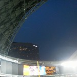 雨で閉まる屋根・・・