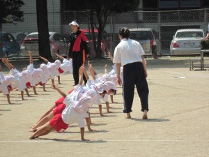 腕を高く伸ばしたらカッコいいよ